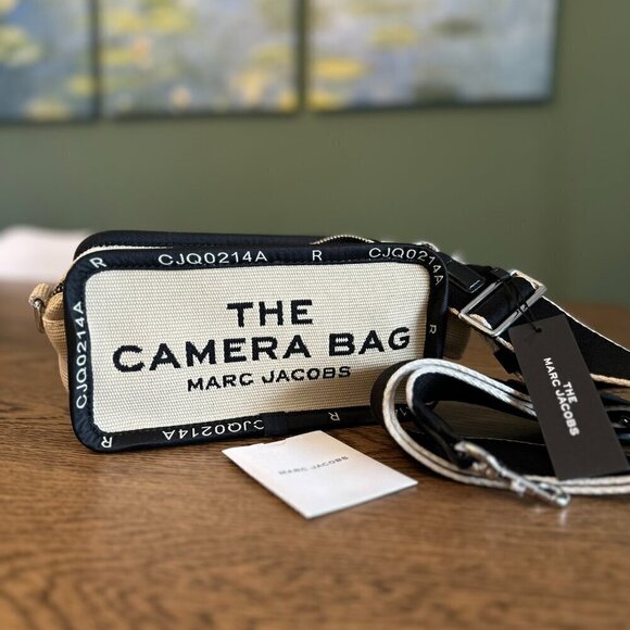 NWT!Marc Jacobs The Camera Bag -White Canvas with Black logo binded edge - Picture 10 of 16
